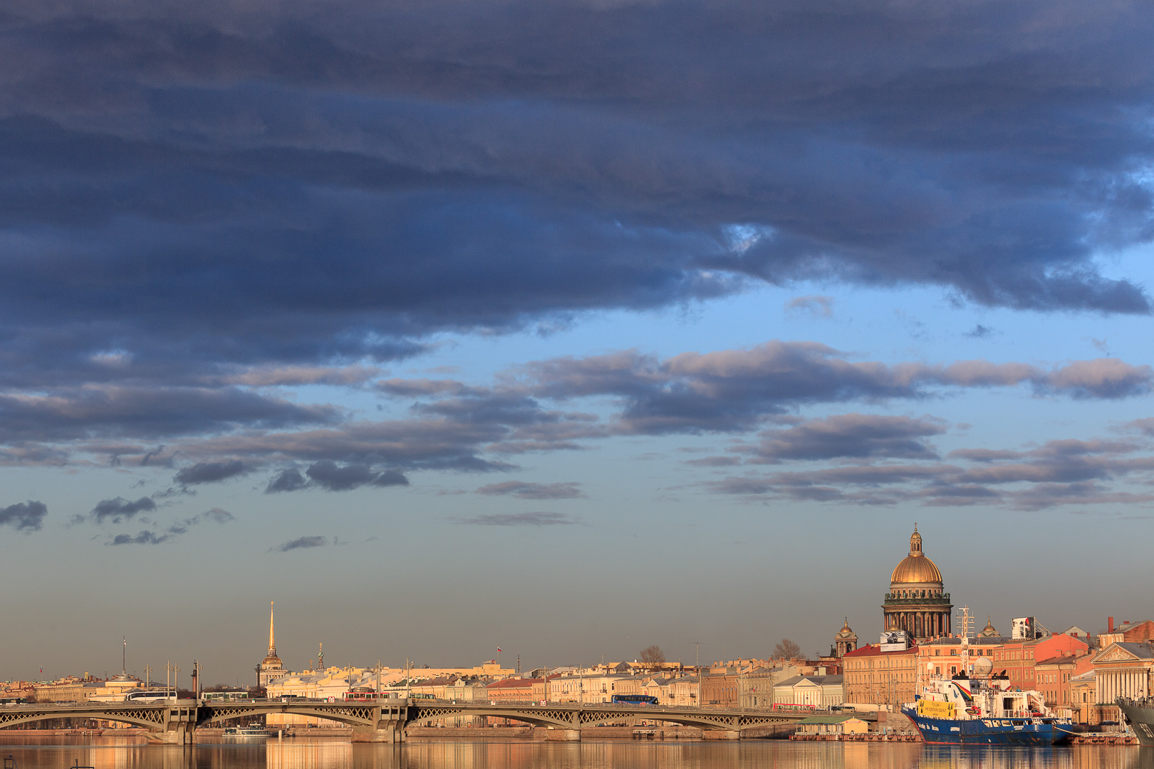 Небо. Нева, 14.04.2010